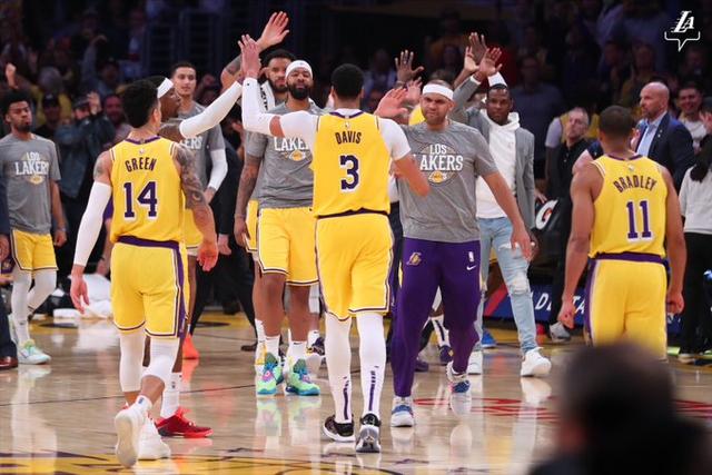  马赛核心球员重伤赛季报销，球队前景蒙上阴影  