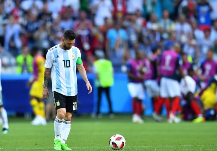  姆巴佩梅开二度助球队取胜，法甲射手榜强势登顶  