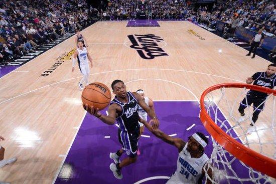 班凯罗27+12魔术胜猛龙  