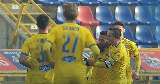  升班马创造历史，弗罗西诺内首次战胜豪门球队  